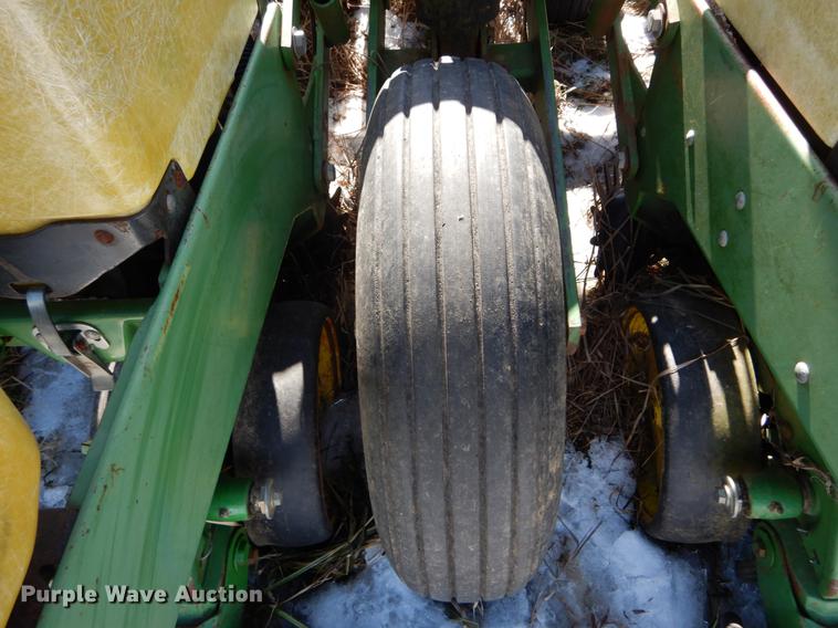 image for item DE6018 John Deere 7200 MaxEmerge planter