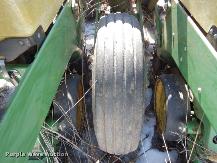 image for item DE6018 John Deere 7200 MaxEmerge planter