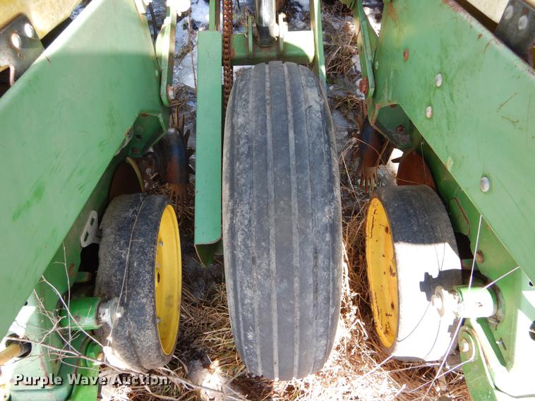 image for item DE6018 John Deere 7200 MaxEmerge planter