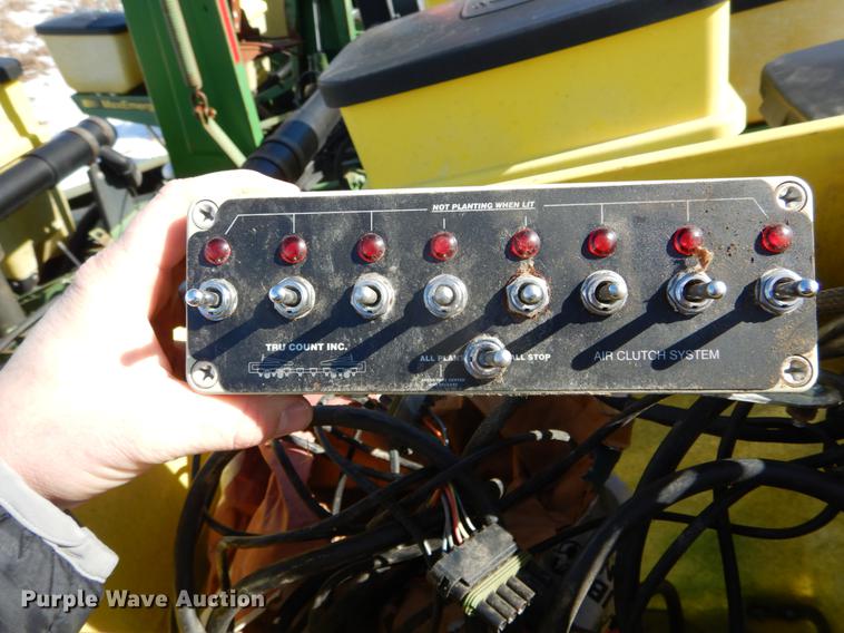 image for item DE6018 John Deere 7200 MaxEmerge planter