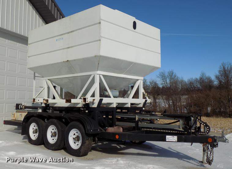 image for item DE7588 2009 Par-Kan PK336265 seed tender trailer