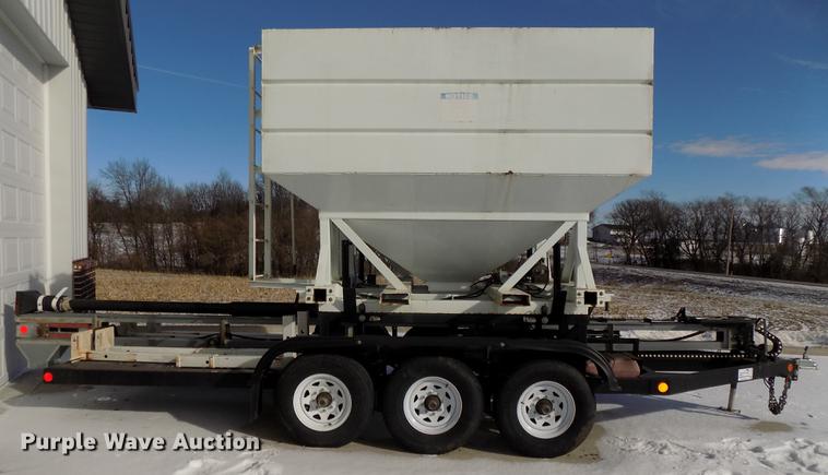 image for item DE7588 2009 Par-Kan PK336265 seed tender trailer