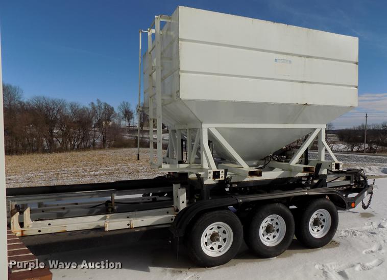 image for item DE7588 2009 Par-Kan PK336265 seed tender trailer