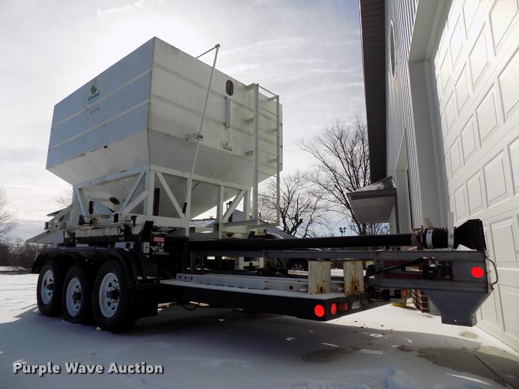 image for item DE7588 2009 Par-Kan PK336265 seed tender trailer