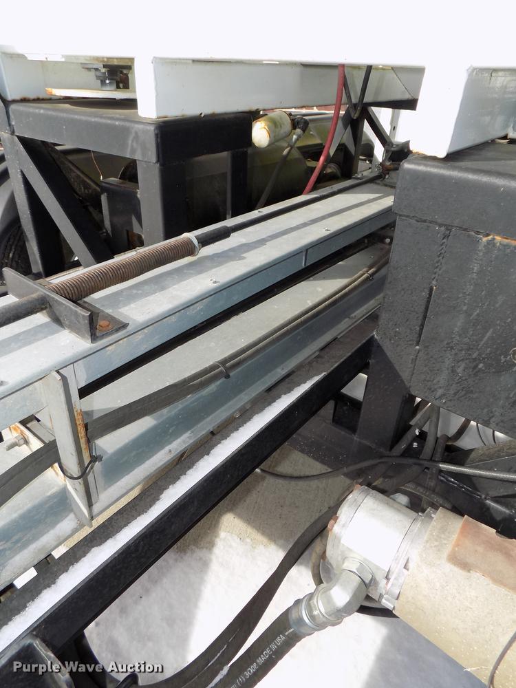 image for item DE7588 2009 Par-Kan PK336265 seed tender trailer