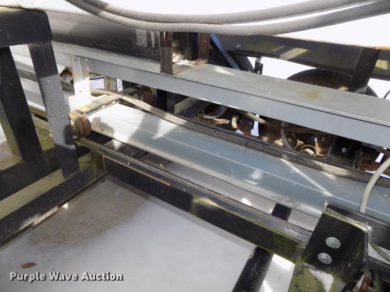 image for item DE7588 2009 Par-Kan PK336265 seed tender trailer