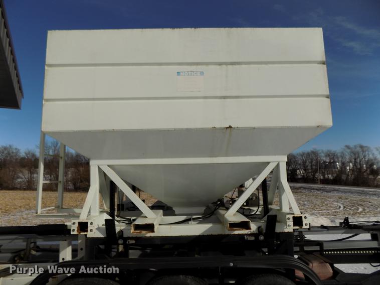 image for item DE7588 2009 Par-Kan PK336265 seed tender trailer