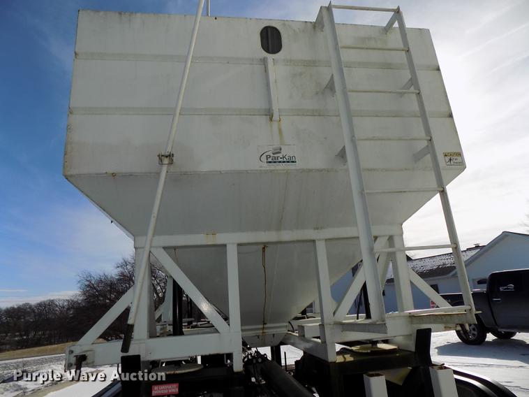 image for item DE7588 2009 Par-Kan PK336265 seed tender trailer