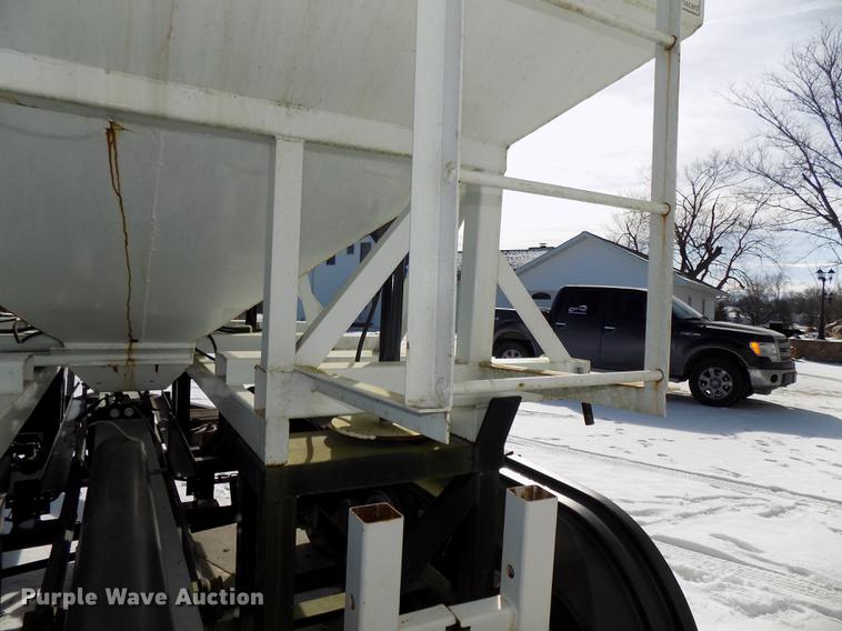 image for item DE7588 2009 Par-Kan PK336265 seed tender trailer