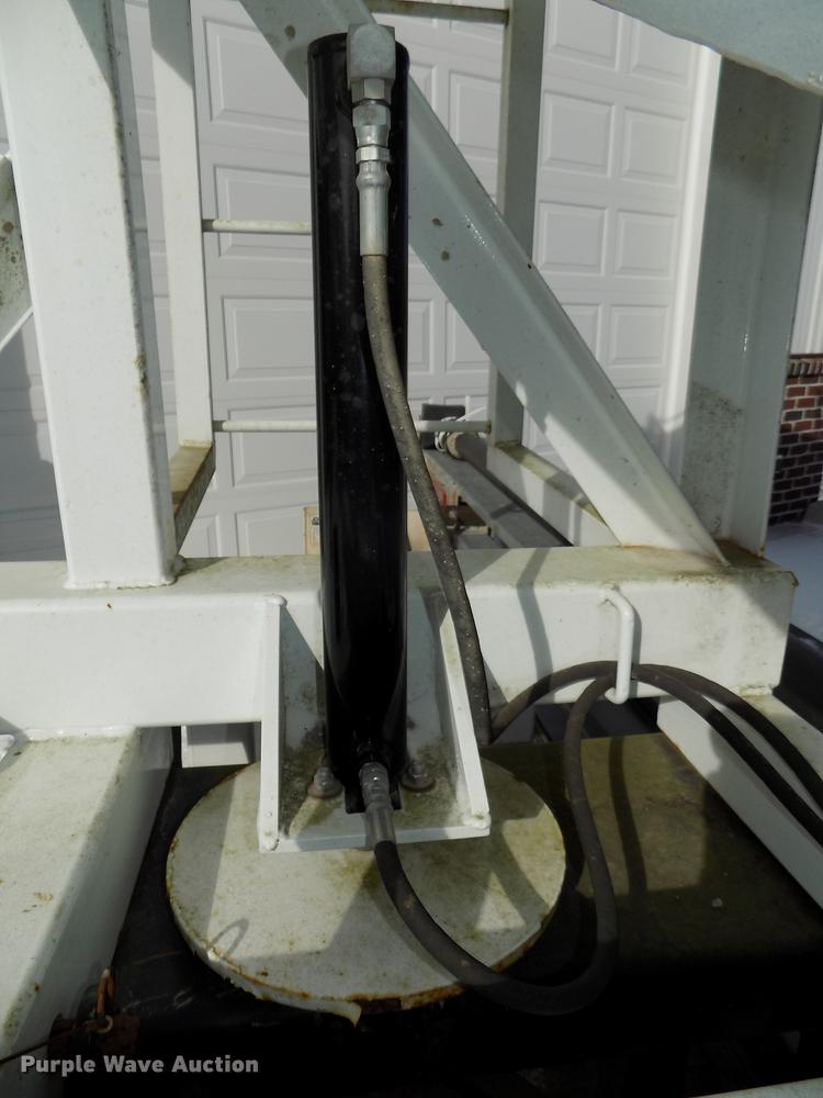 image for item DE7588 2009 Par-Kan PK336265 seed tender trailer