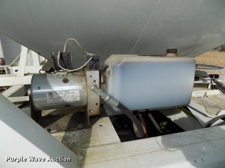 image for item DE7588 2009 Par-Kan PK336265 seed tender trailer