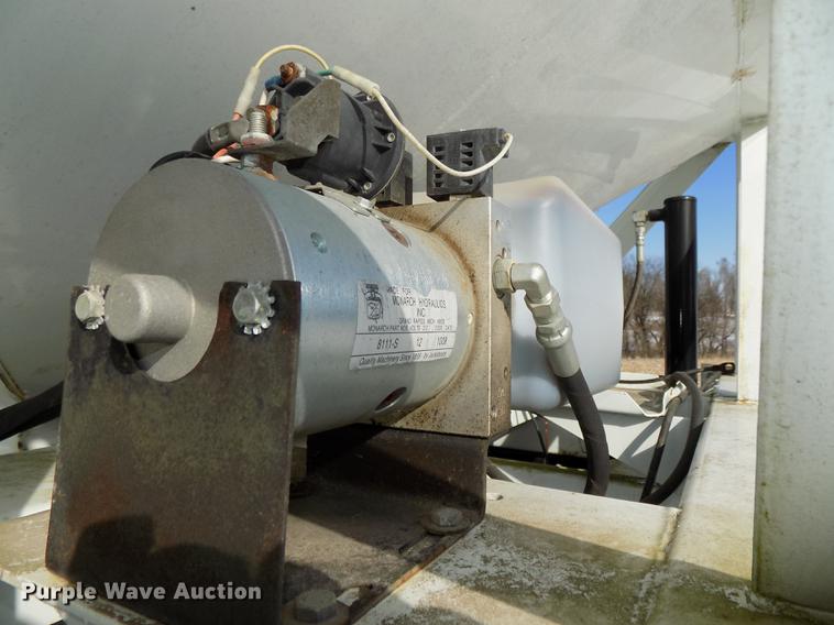 image for item DE7588 2009 Par-Kan PK336265 seed tender trailer