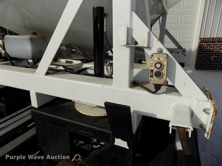 image for item DE7588 2009 Par-Kan PK336265 seed tender trailer