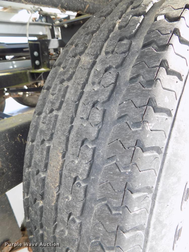 image for item DE7588 2009 Par-Kan PK336265 seed tender trailer