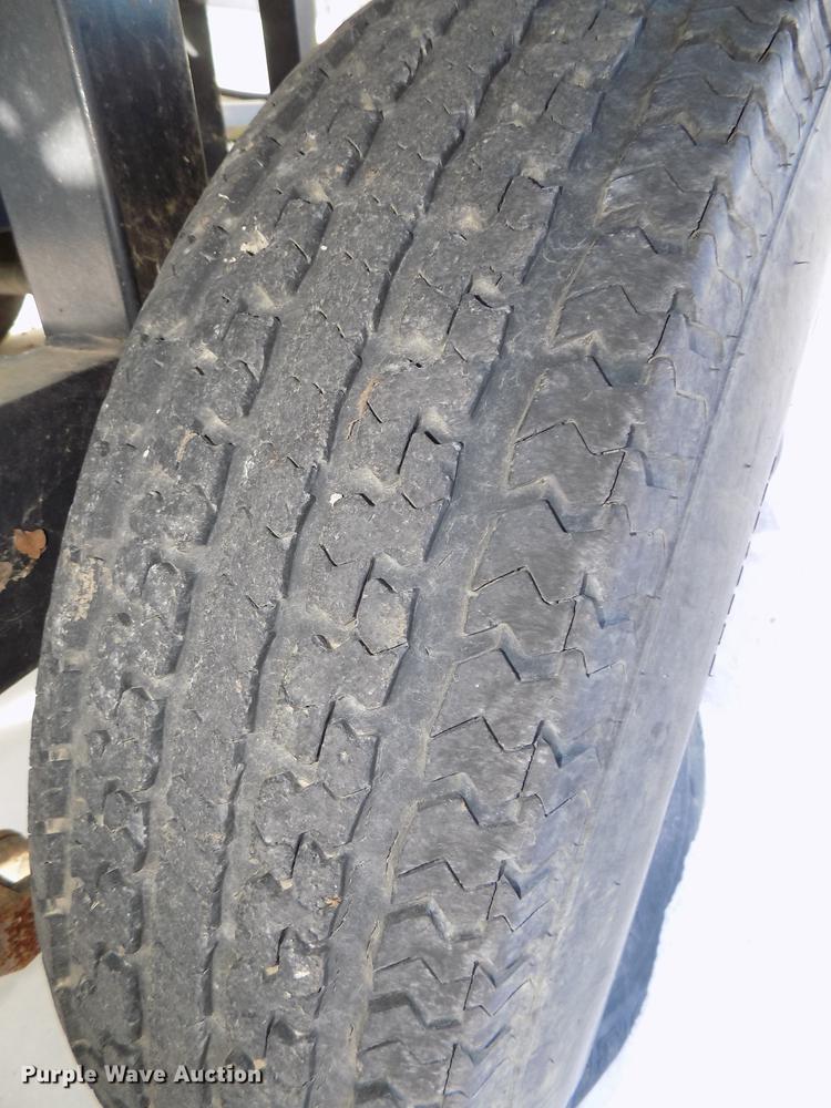 image for item DE7588 2009 Par-Kan PK336265 seed tender trailer