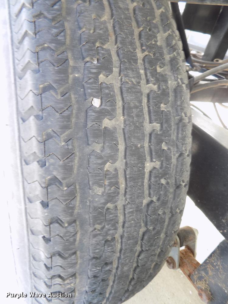 image for item DE7588 2009 Par-Kan PK336265 seed tender trailer