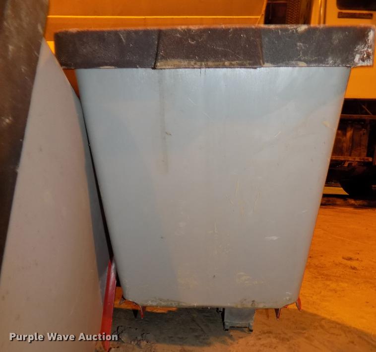 image for item DE7596 2004 Case IH 1200 no-till planter