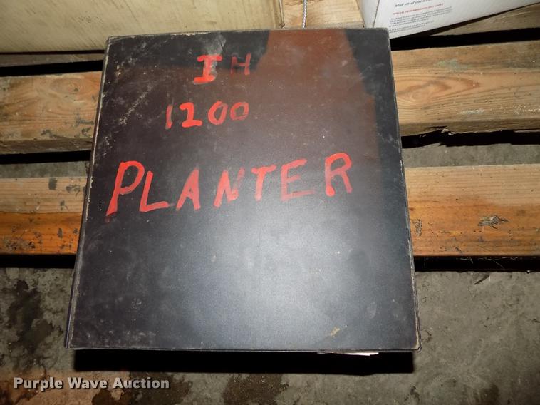 image for item DE7596 2004 Case IH 1200 no-till planter