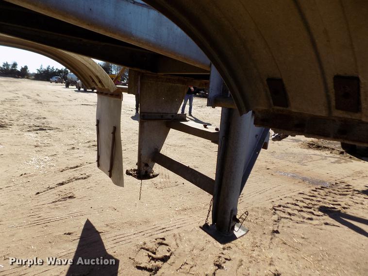 image for item DF2839 1956 Fruehauf tank trailer