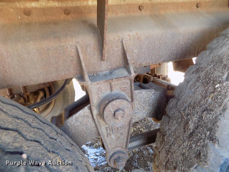 image for item DF2839 1956 Fruehauf tank trailer