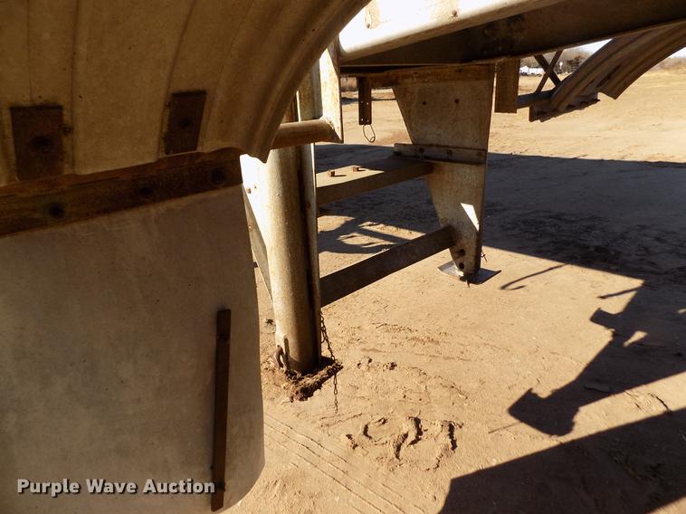 image for item DF2839 1956 Fruehauf tank trailer