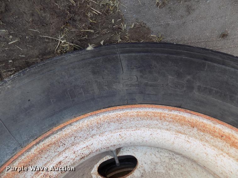 image for item DF2839 1956 Fruehauf tank trailer