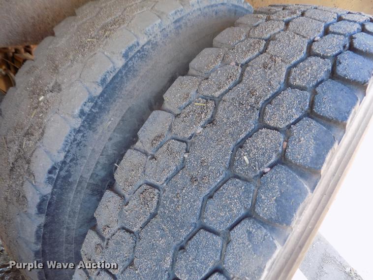 image for item DF2839 1956 Fruehauf tank trailer