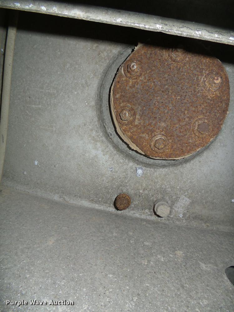 image for item DF2839 1956 Fruehauf tank trailer