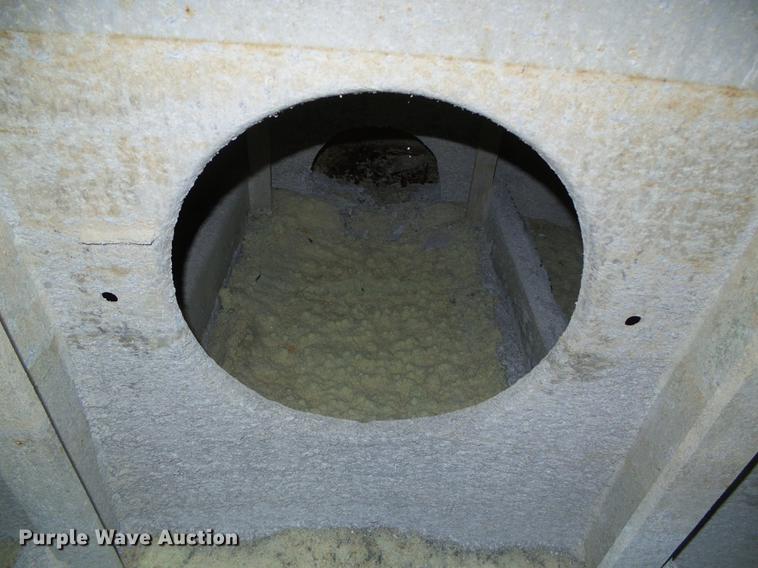 image for item DF2839 1956 Fruehauf tank trailer