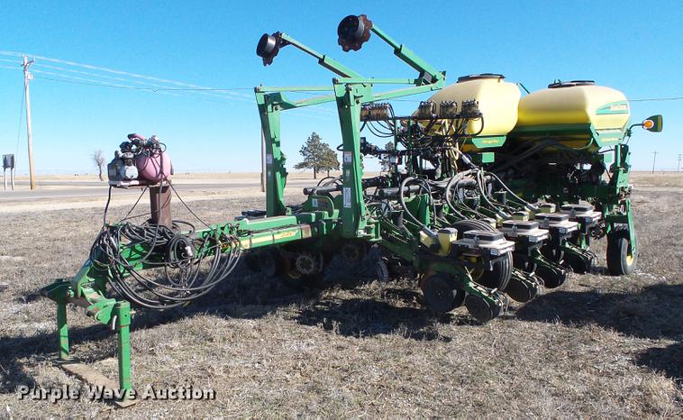 image for item DF2949 2007 John Deere 1770NT no-till planter