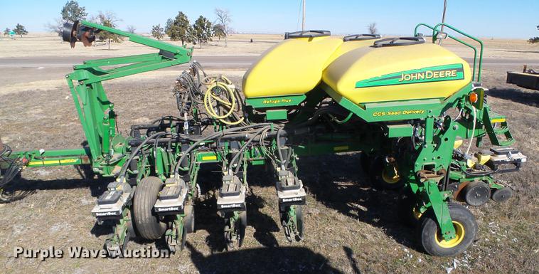 image for item DF2949 2007 John Deere 1770NT no-till planter