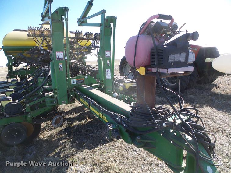 image for item DF2949 2007 John Deere 1770NT no-till planter