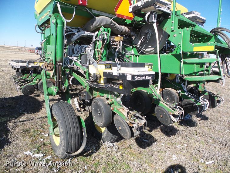image for item DF2949 2007 John Deere 1770NT no-till planter