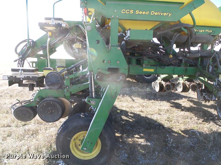image for item DF2949 2007 John Deere 1770NT no-till planter