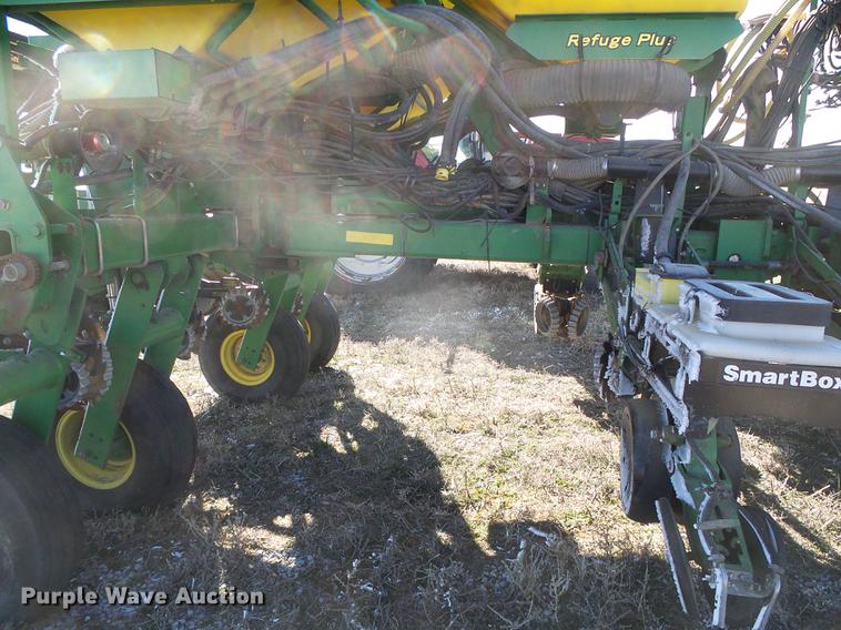image for item DF2949 2007 John Deere 1770NT no-till planter