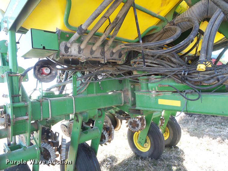 image for item DF2949 2007 John Deere 1770NT no-till planter