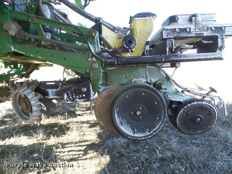 image for item DF2949 2007 John Deere 1770NT no-till planter