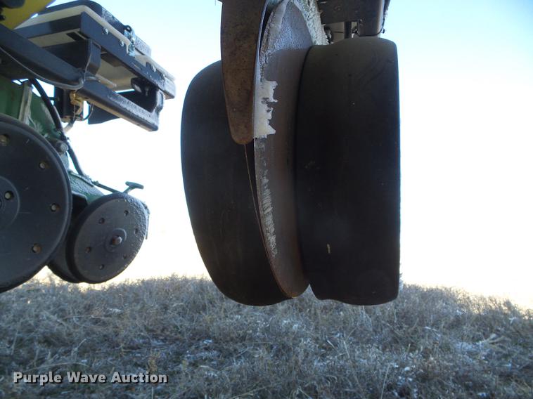 image for item DF2949 2007 John Deere 1770NT no-till planter