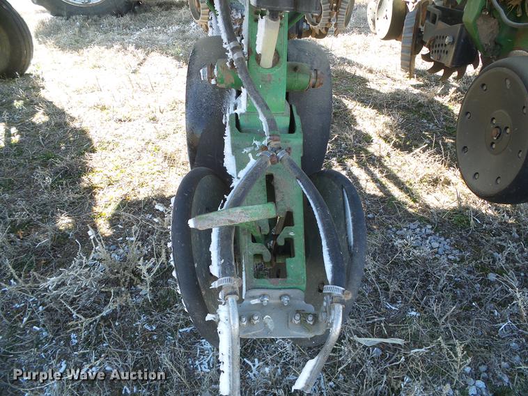 image for item DF2949 2007 John Deere 1770NT no-till planter