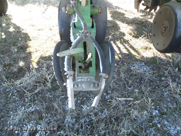 image for item DF2949 2007 John Deere 1770NT no-till planter