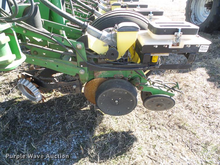 image for item DF2949 2007 John Deere 1770NT no-till planter