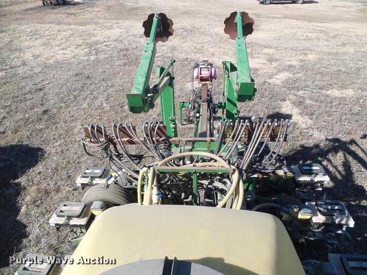 image for item DF2949 2007 John Deere 1770NT no-till planter