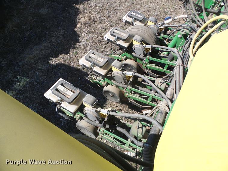 image for item DF2949 2007 John Deere 1770NT no-till planter
