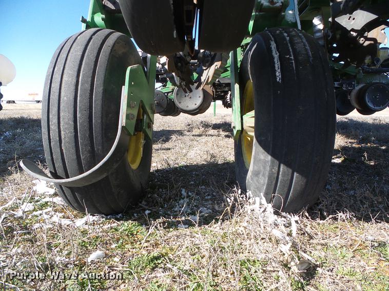 image for item DF2949 2007 John Deere 1770NT no-till planter