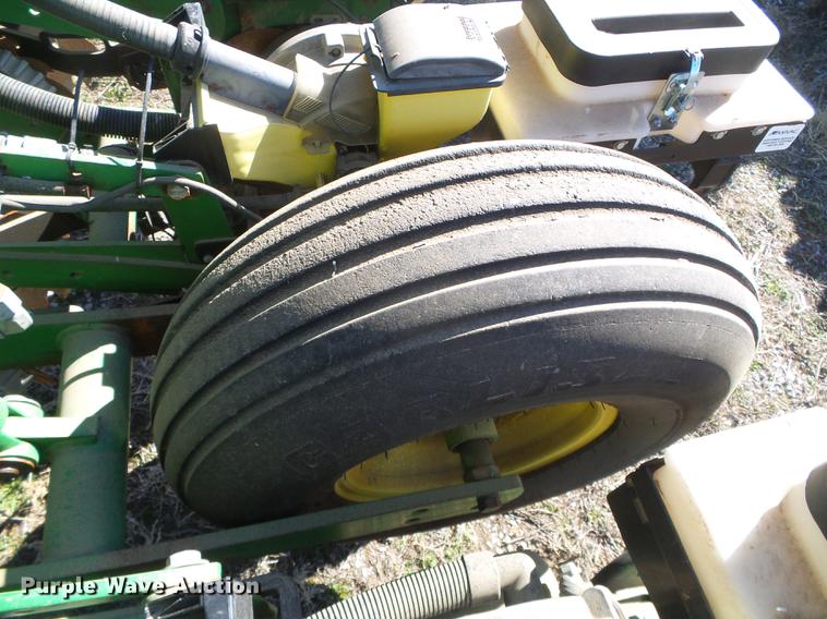 image for item DF2949 2007 John Deere 1770NT no-till planter