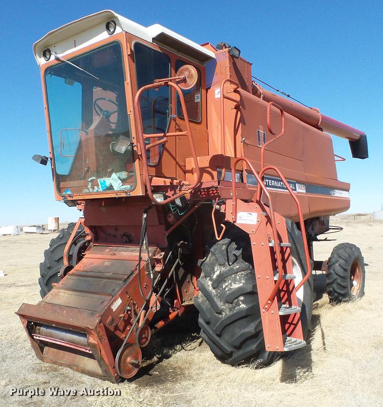 image for item DF2952 1983 Case IH 1480 combine
