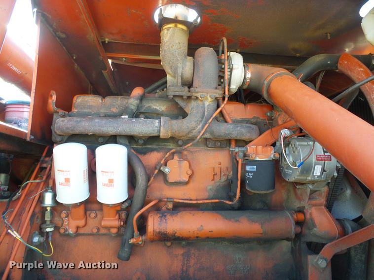 image for item DF2952 1983 Case IH 1480 combine