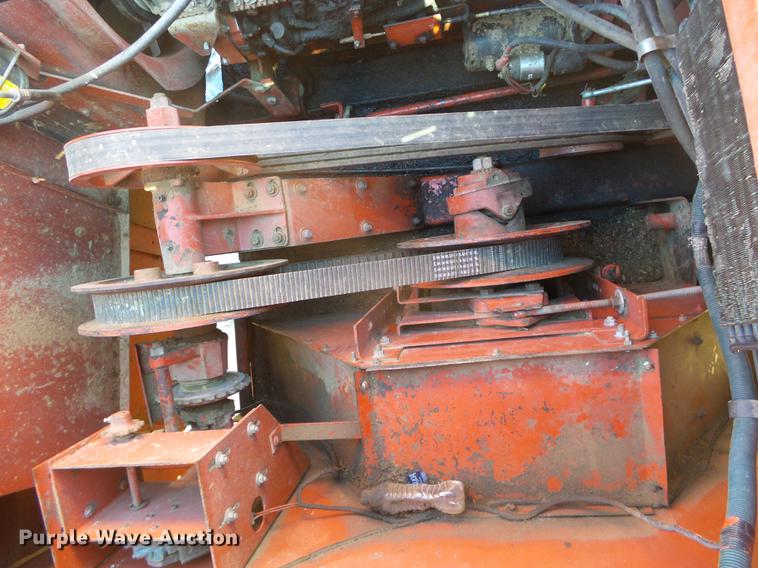 image for item DF2952 1983 Case IH 1480 combine