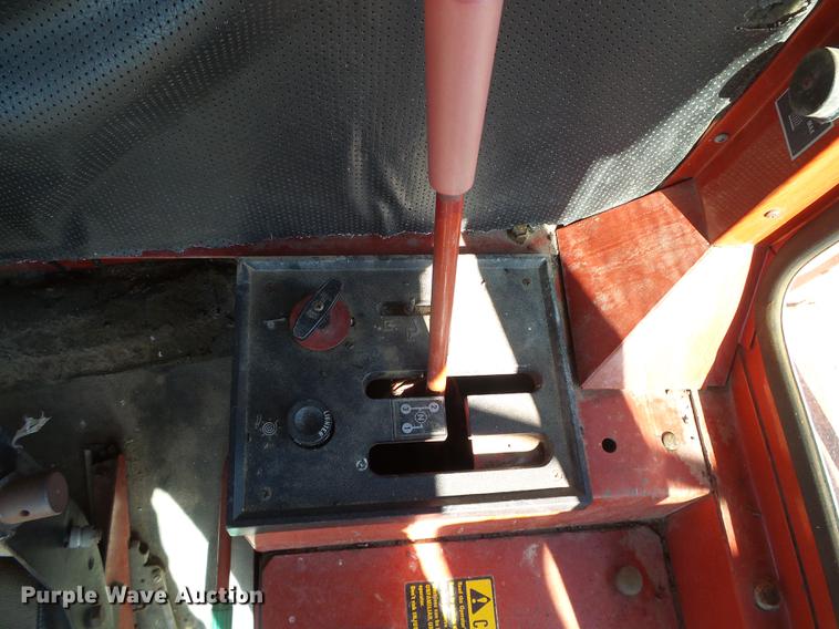 image for item DF2952 1983 Case IH 1480 combine