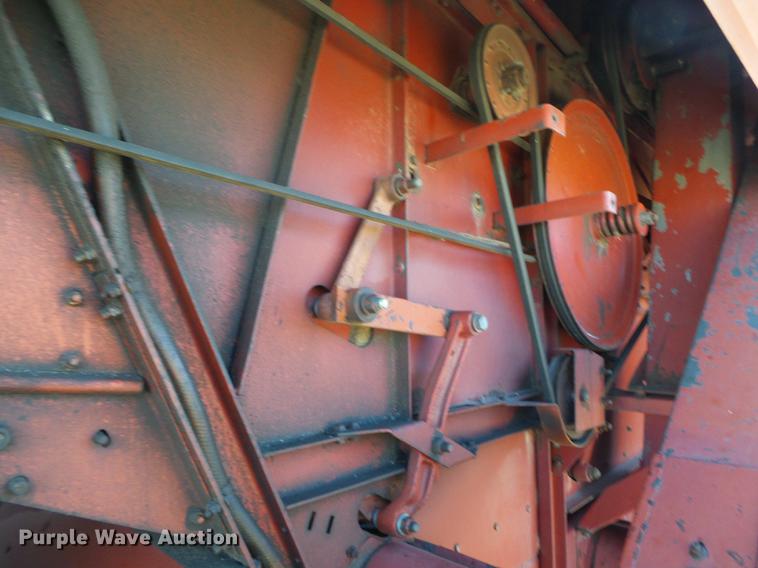 image for item DF2952 1983 Case IH 1480 combine